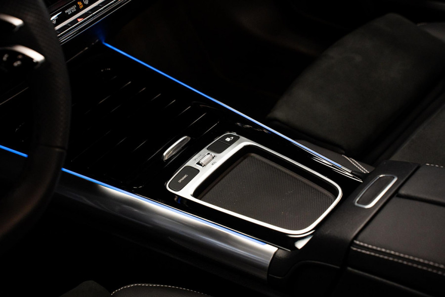 Mercedes-Benz GLA 250 e Business Solution AMG *Burmester / Panorama / HUD / Keyless / Surround-view*