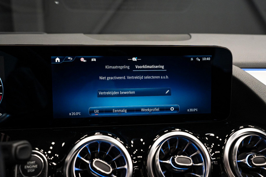 Mercedes-Benz GLA 250 e Business Solution AMG *Burmester / Panorama / HUD / Keyless / Surround-view*
