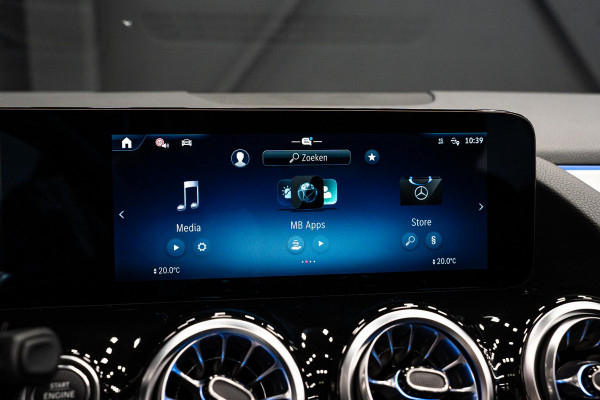 Mercedes-Benz GLA 250 e Business Solution AMG *Burmester / Panorama / HUD / Keyless / Surround-view*