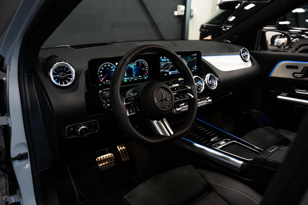 Mercedes-Benz GLA 250 e Business Solution AMG *Burmester / Panorama / HUD / Keyless / Surround-view*
