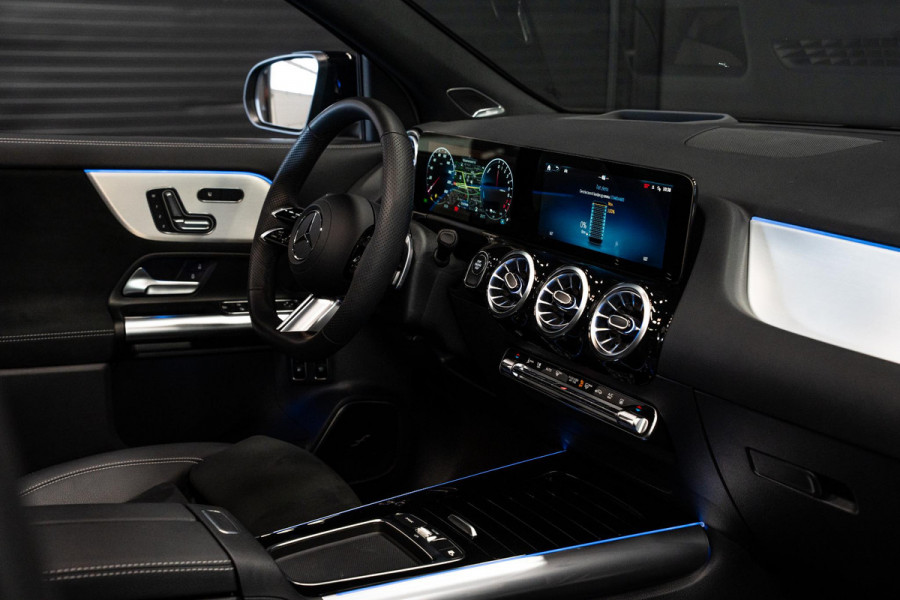 Mercedes-Benz GLA 250 e Business Solution AMG *Burmester / Panorama / HUD / Keyless / Surround-view*