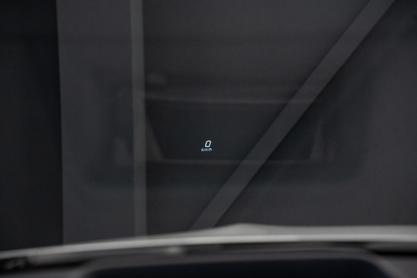 Mercedes-Benz GLA 250 e Business Solution AMG *Burmester / Panorama / HUD / Keyless / Surround-view*