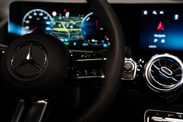 Mercedes-Benz GLA 250 e Business Solution AMG *Burmester / Panorama / HUD / Keyless / Surround-view*