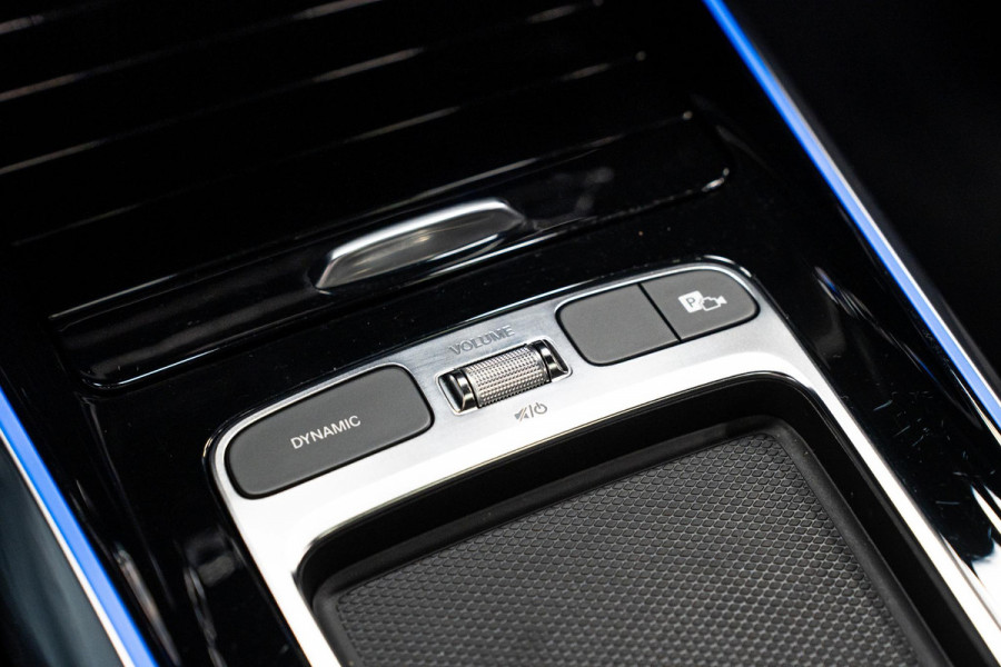 Mercedes-Benz GLA 250 e Business Solution AMG *Burmester / Panorama / HUD / Keyless / Surround-view*