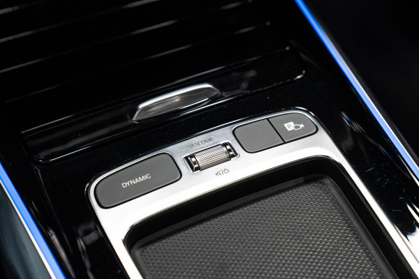 Mercedes-Benz GLA 250 e Business Solution AMG *Burmester / Panorama / HUD / Keyless / Surround-view*