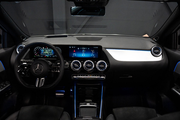 Mercedes-Benz GLA 250 e Business Solution AMG *Burmester / Panorama / HUD / Keyless / Surround-view*