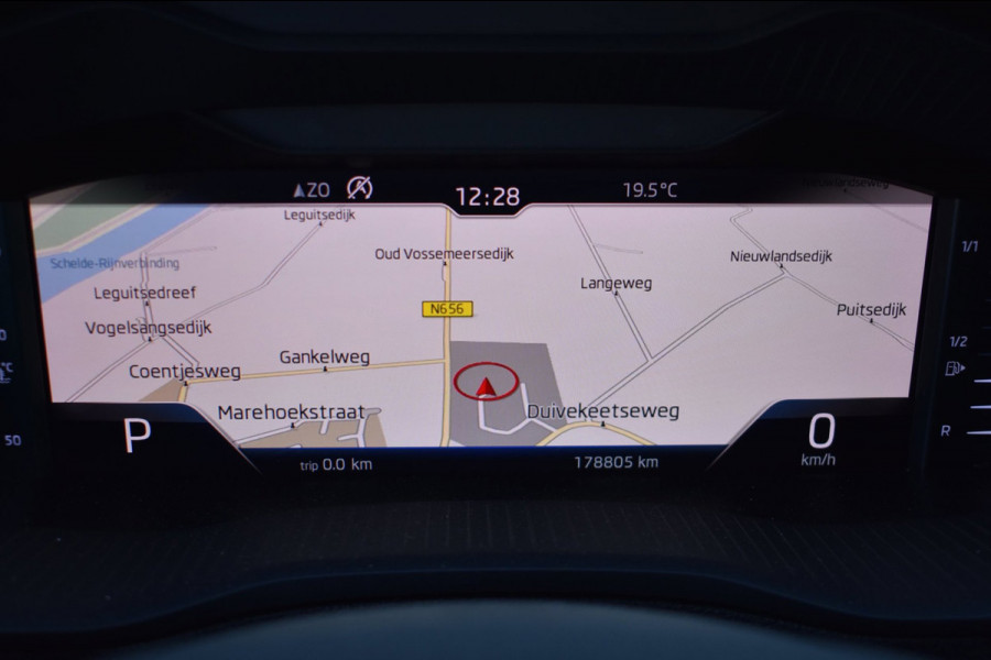 Škoda Karoq 1.5 TSI ACT | VIRTUAL COCKPIT | STOELVERWARMING | CAMERA | NAP | CANTON | SFEERVERLICHTING