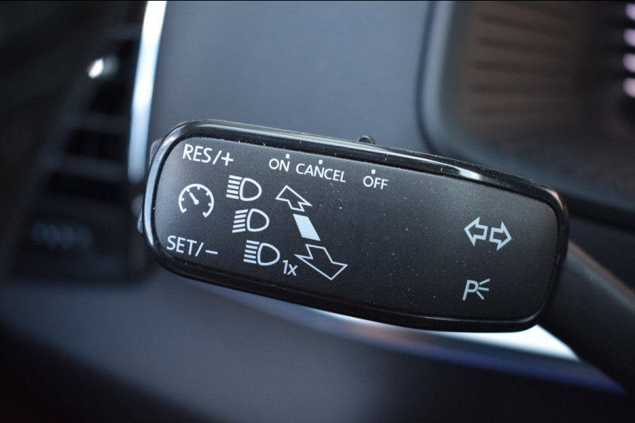 Škoda Karoq 1.5 TSI ACT | VIRTUAL COCKPIT | STOELVERWARMING | CAMERA | NAP | CANTON | SFEERVERLICHTING