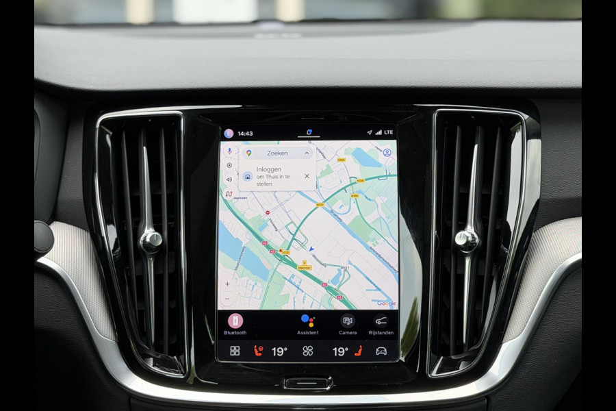 Volvo S60 2.0 Recharge T8 AWD 455PK Plus Bright |Schuif/kantel dak|H/K|360Cam|AutoPilot