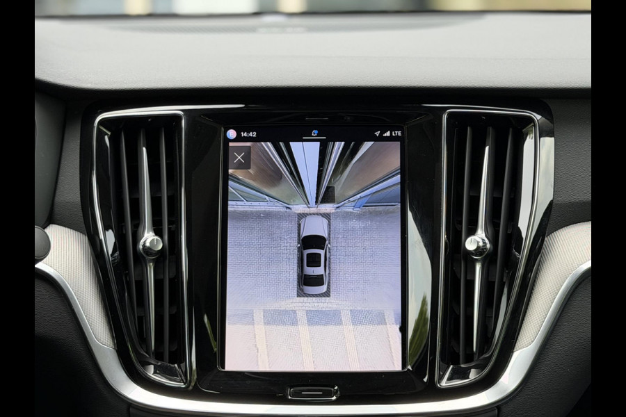 Volvo S60 2.0 Recharge T8 AWD 455PK Plus Bright |Schuif/kantel dak|H/K|360Cam|AutoPilot