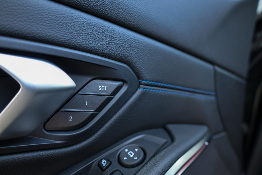 BMW 3-serie 330e | BTW | M-SPORT | ACC | HUD | 360 | MEMORY | KEYLESS | ELEK KOFFERKLEP |