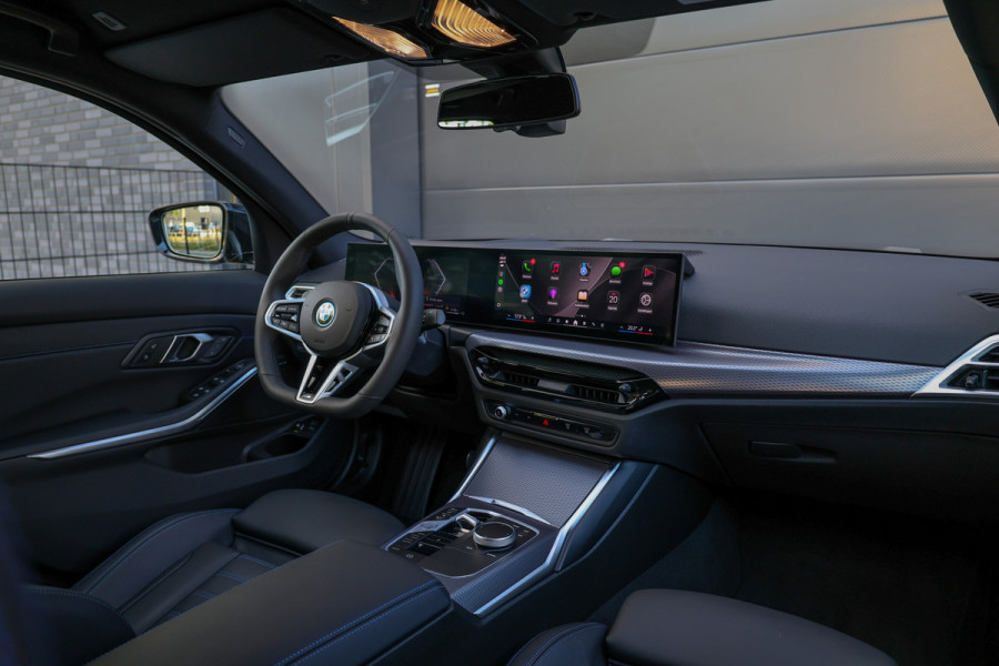 BMW 3-serie 330e | BTW | M-SPORT | ACC | HUD | 360 | MEMORY | KEYLESS | ELEK KOFFERKLEP |
