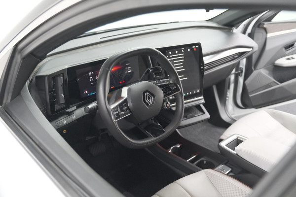 Renault Mégane E-Tech EV60 Optimum Charge Iconic | 360 Camera | Harman Kardon | Stoelmassage | Dodehoekdetectie