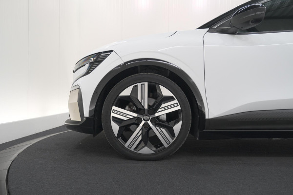 Renault Mégane E-Tech EV60 Optimum Charge Iconic | 360 Camera | Harman Kardon | Stoelmassage | Dodehoekdetectie | SOH 93,1%