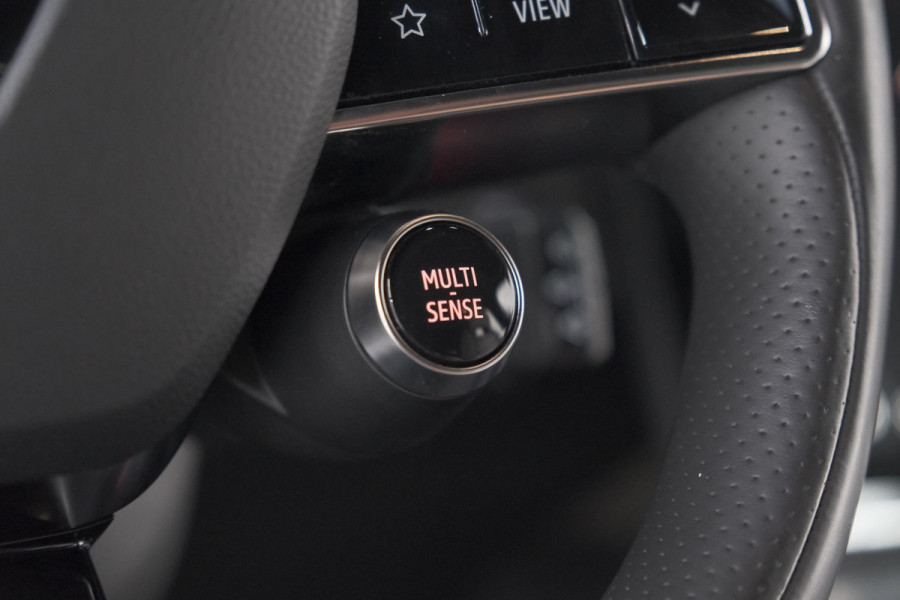 Renault Mégane E-Tech EV60 Optimum Charge Iconic | 360 Camera | Harman Kardon | Stoelmassage | Dodehoekdetectie | SOH 93,1%