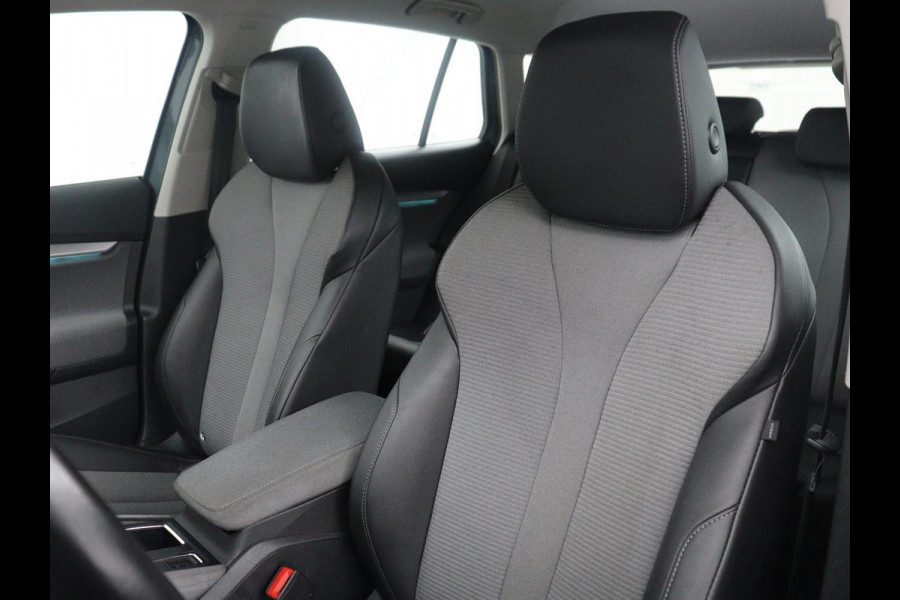 Škoda Enyaq iV 60 | SOH 93,0% | Half leder | Cruise control | Carplay | Climate control | Lane assist | Park assist | Trekhaak | Sfeerverlichting | Navigatie | Bluetooth