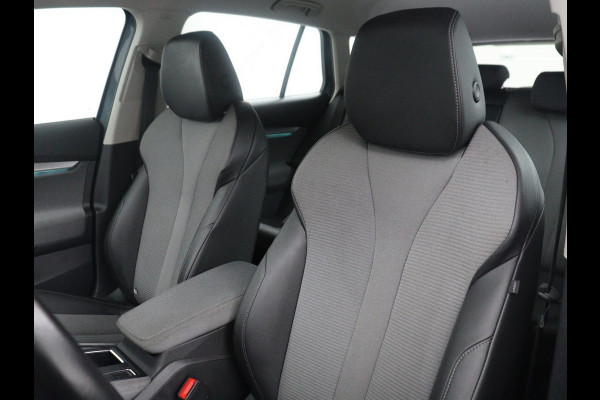 Škoda Enyaq iV 60 | SOH 93,0% | Half leder | Cruise control | Carplay | Climate control | Lane assist | Park assist | Trekhaak | Sfeerverlichting | Navigatie | Bluetooth