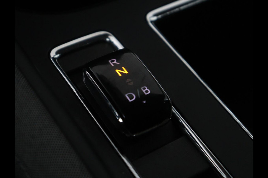 Škoda Enyaq iV 60 | SOH 93,0% | Half leder | Cruise control | Carplay | Climate control | Lane assist | Park assist | Trekhaak | Sfeerverlichting | Navigatie | Bluetooth