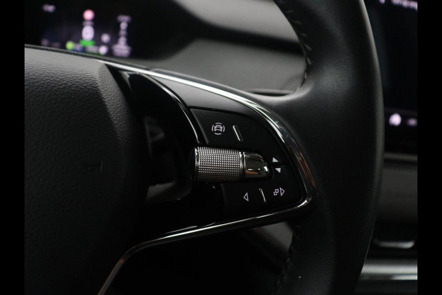 Škoda Enyaq iV 60 | SOH 93,0% | Half leder | Cruise control | Carplay | Climate control | Lane assist | Park assist | Trekhaak | Sfeerverlichting | Navigatie | Bluetooth