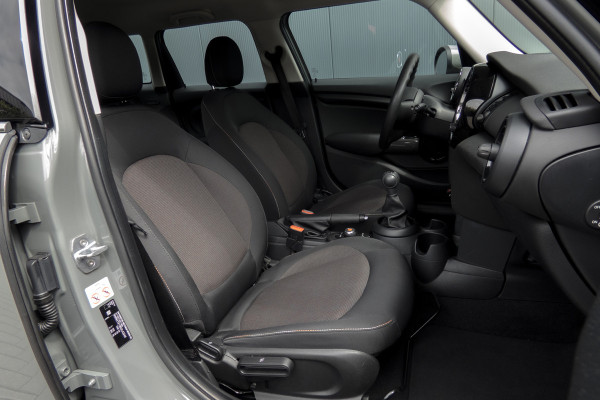 MINI 5-deurs 1.5 One | Parkeersensoren | Airco | Bluetooth | Lichtmetalen velgen