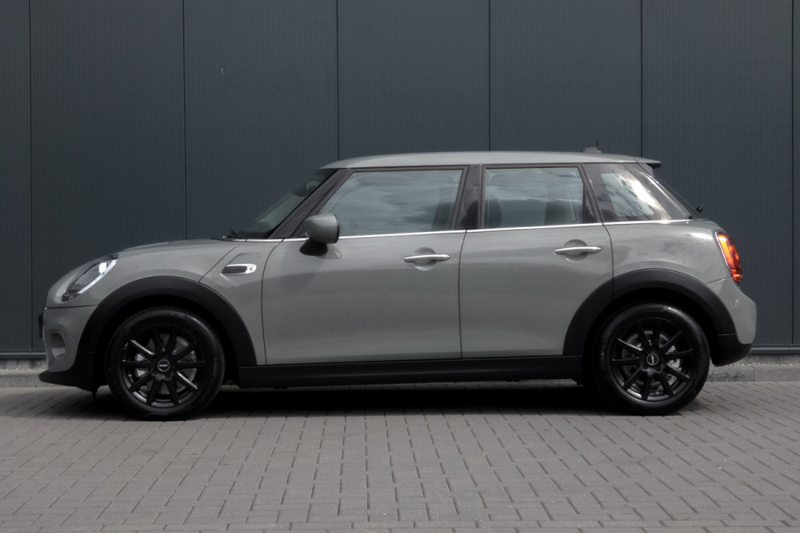 MINI 5-deurs 1.5 One | Parkeersensoren | Airco | Bluetooth | Lichtmetalen velgen