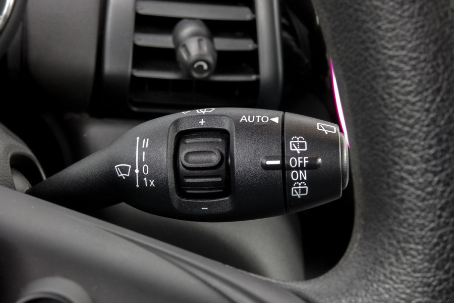 MINI 5-deurs 1.5 One | Parkeersensoren | Airco | Bluetooth | Lichtmetalen velgen