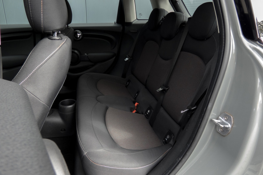 MINI 5-deurs 1.5 One | Parkeersensoren | Airco | Bluetooth | Lichtmetalen velgen