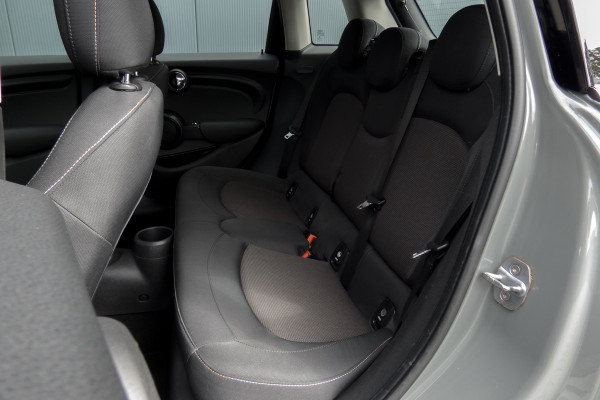 MINI 5-deurs 1.5 One | Parkeersensoren | Airco | Bluetooth | Lichtmetalen velgen