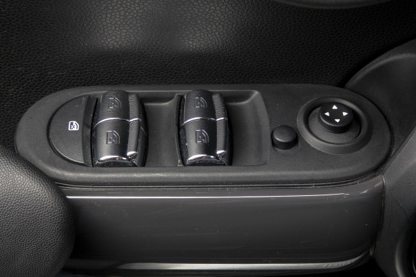 MINI 5-deurs 1.5 One | Parkeersensoren | Airco | Bluetooth | Lichtmetalen velgen