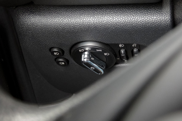 MINI 5-deurs 1.5 One | Parkeersensoren | Airco | Bluetooth | Lichtmetalen velgen