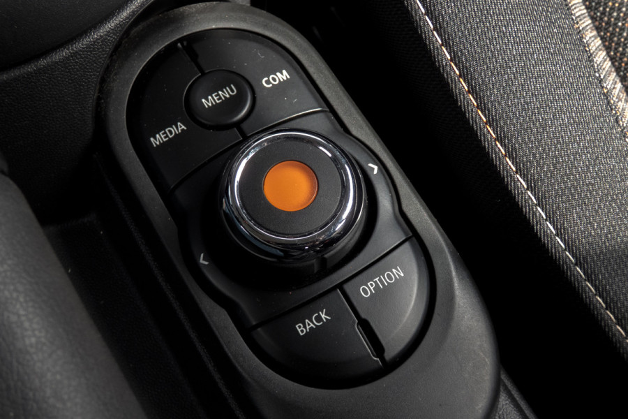 MINI 5-deurs 1.5 One | Parkeersensoren | Airco | Bluetooth | Lichtmetalen velgen