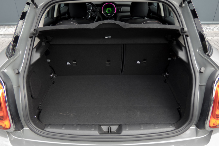 MINI 5-deurs 1.5 One | Parkeersensoren | Airco | Bluetooth | Lichtmetalen velgen