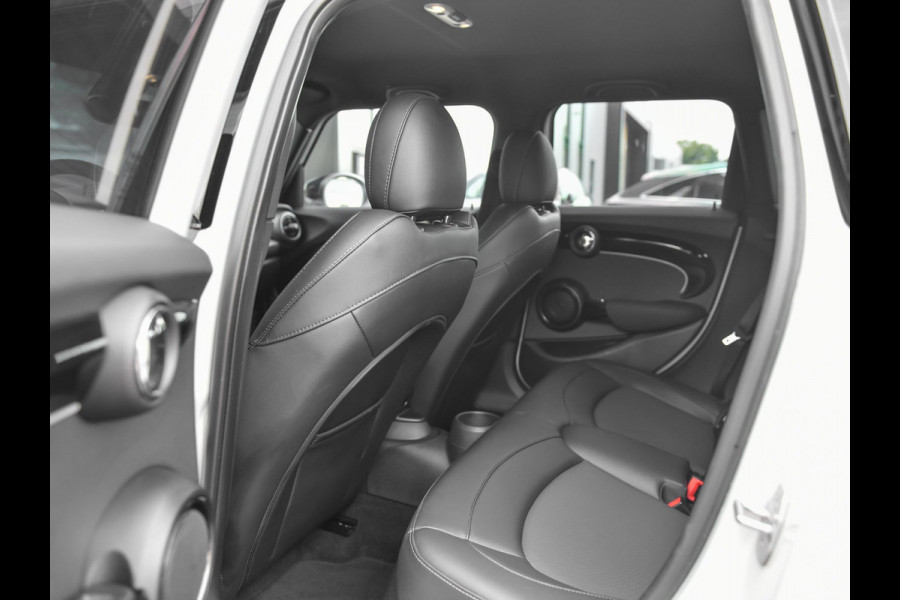 MINI 5-deurs 1.5 Cooper Business Edition Leer Camera Led Navi Cruise