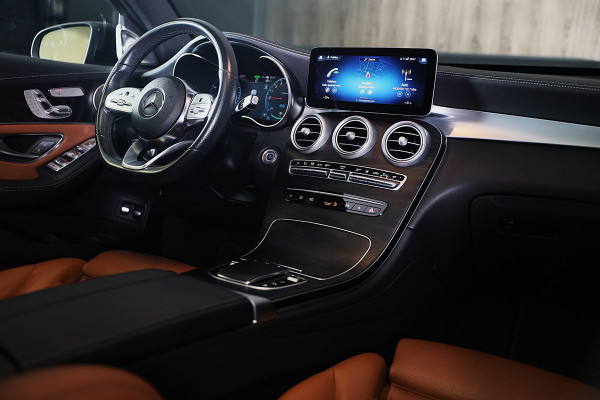 Mercedes-Benz GLC 300e 4MATIC AMG 63 Look / Head Up / Memory / Open Pano / 360 Camera / Cc / Lane Assist / Led / 20 Inch