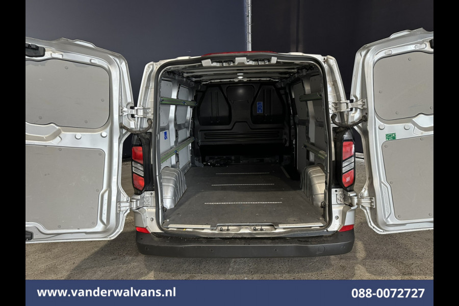 Ford Transit Custom 2.0 TDCI 136pk L1H1 Euro6 Airco | Navigatie | LED | Apple Carplay | Adaptieve Cruisecontrol | Leder Stuur Android Auto, Verwarmde voorruit, Stoelverwarming, Parkeersensoren, Bijrijdersbank, 2590kg trekvermogen