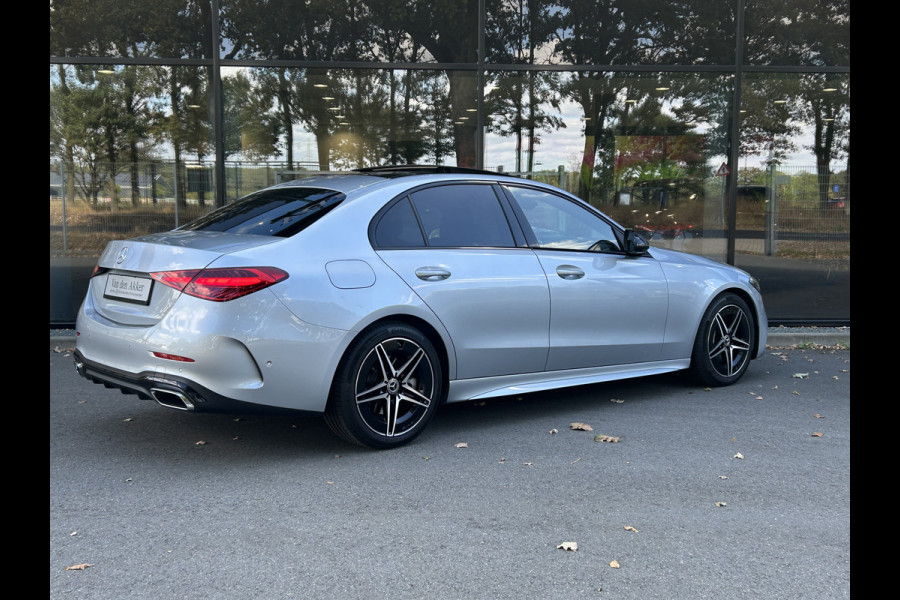 Mercedes-Benz C-Klasse 300 AMG 259pk // Panoramadak // Burmester 3D // Distronic // 360 Camera // Digital Light // Sfeerverlichting // Carplay