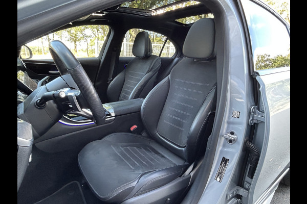 Mercedes-Benz C-Klasse 300 AMG 259pk // Panoramadak // Burmester 3D // Distronic // 360 Camera // Digital Light // Sfeerverlichting // Carplay