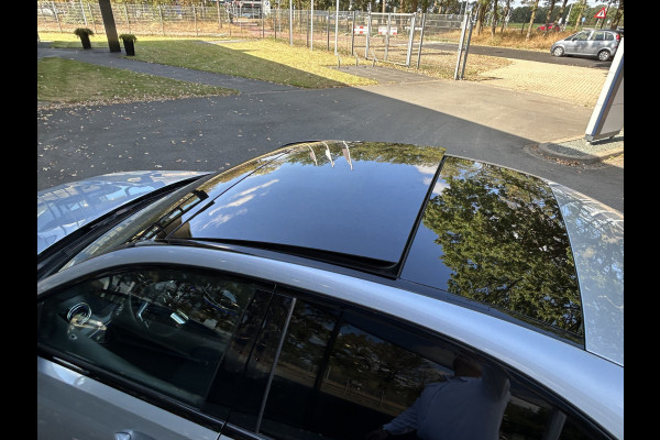 Mercedes-Benz C-Klasse 300 AMG 259pk // Panoramadak // Burmester 3D // Distronic // 360 Camera // Digital Light // Sfeerverlichting // Carplay