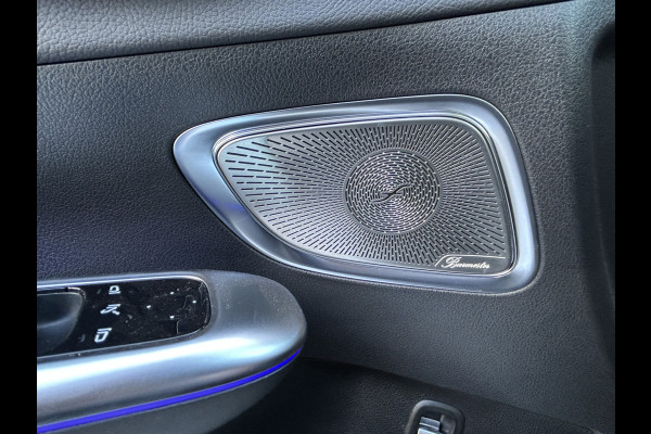 Mercedes-Benz C-Klasse 300 AMG 259pk // Panoramadak // Burmester 3D // Distronic // 360 Camera // Digital Light // Sfeerverlichting // Carplay