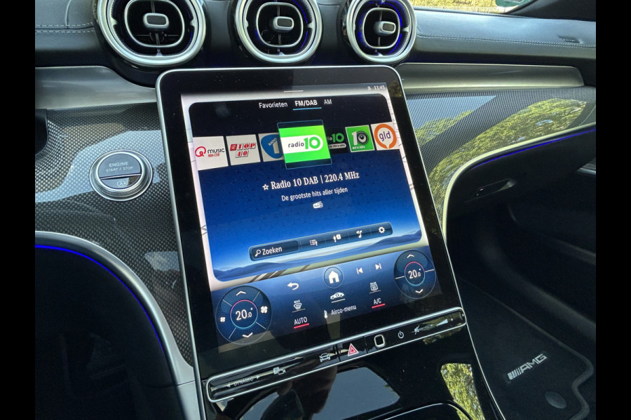 Mercedes-Benz C-Klasse 300 AMG 259pk // Panoramadak // Burmester 3D // Distronic // 360 Camera // Digital Light // Sfeerverlichting // Carplay