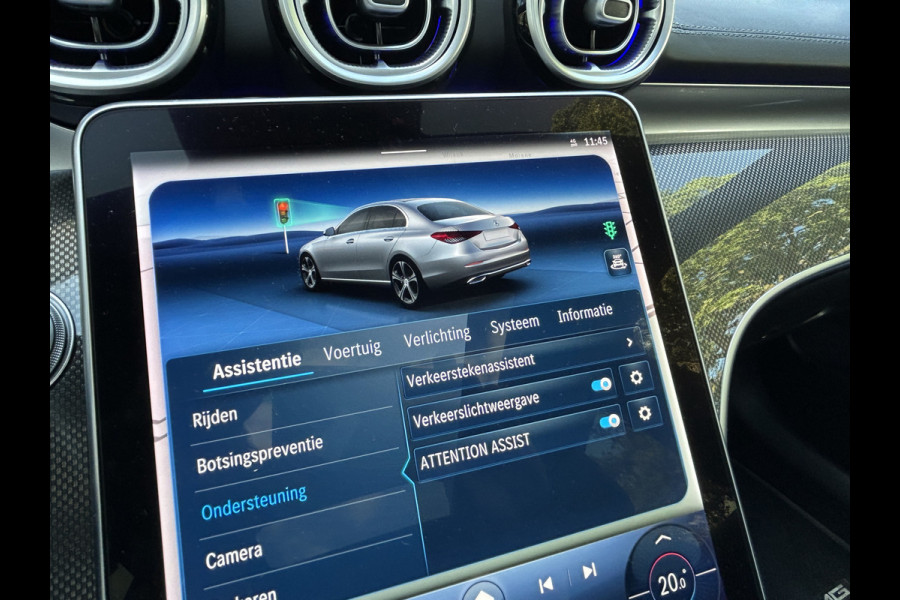 Mercedes-Benz C-Klasse 300 AMG 259pk // Panoramadak // Burmester 3D // Distronic // 360 Camera // Digital Light // Sfeerverlichting // Carplay