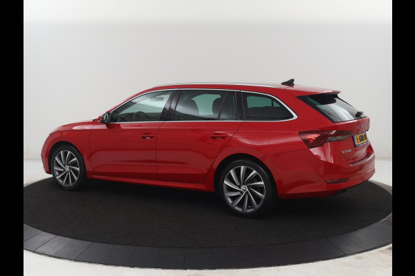 Škoda Octavia Combi 1.5 TSI First Edition | Stoelverwarming | Cruise control | Carplay | Sfeerverlichting | Camera | Parkassist | Climate control | Virtueel dashboard | Elektrische achterklep | 18" velgen