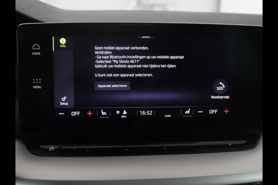 Škoda Octavia Combi 1.5 TSI First Edition | Stoelverwarming | Cruise control | Carplay | Sfeerverlichting | Camera | Parkassist | Climate control | Virtueel dashboard | Elektrische achterklep | 18" velgen