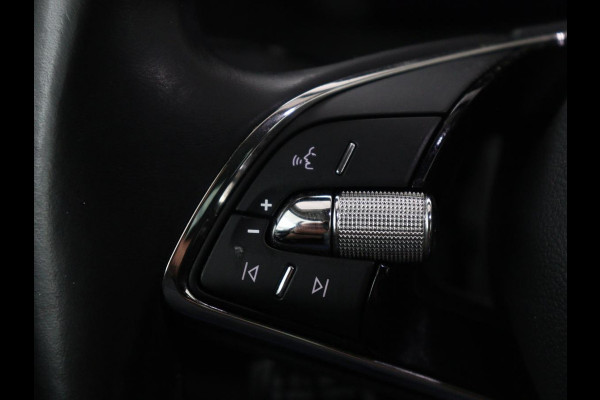 Škoda Octavia Combi 1.5 TSI First Edition | Stoelverwarming | Cruise control | Carplay | Sfeerverlichting | Camera | Parkassist | Climate control | Virtueel dashboard | Elektrische achterklep | 18" velgen