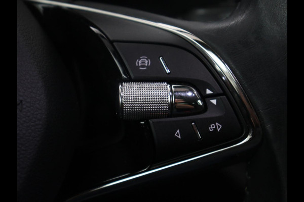 Škoda Octavia Combi 1.5 TSI First Edition | Stoelverwarming | Cruise control | Carplay | Sfeerverlichting | Camera | Parkassist | Climate control | Virtueel dashboard | Elektrische achterklep | 18" velgen
