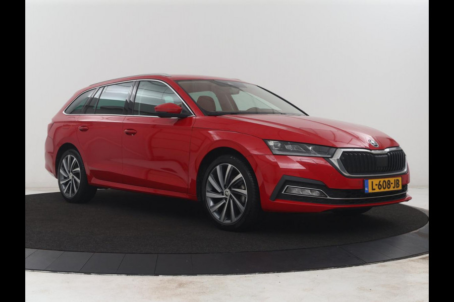 Škoda Octavia Combi 1.5 TSI First Edition | Stoelverwarming | Cruise control | Carplay | Sfeerverlichting | Camera | Parkassist | Climate control | Virtueel dashboard | Elektrische achterklep | 18" velgen