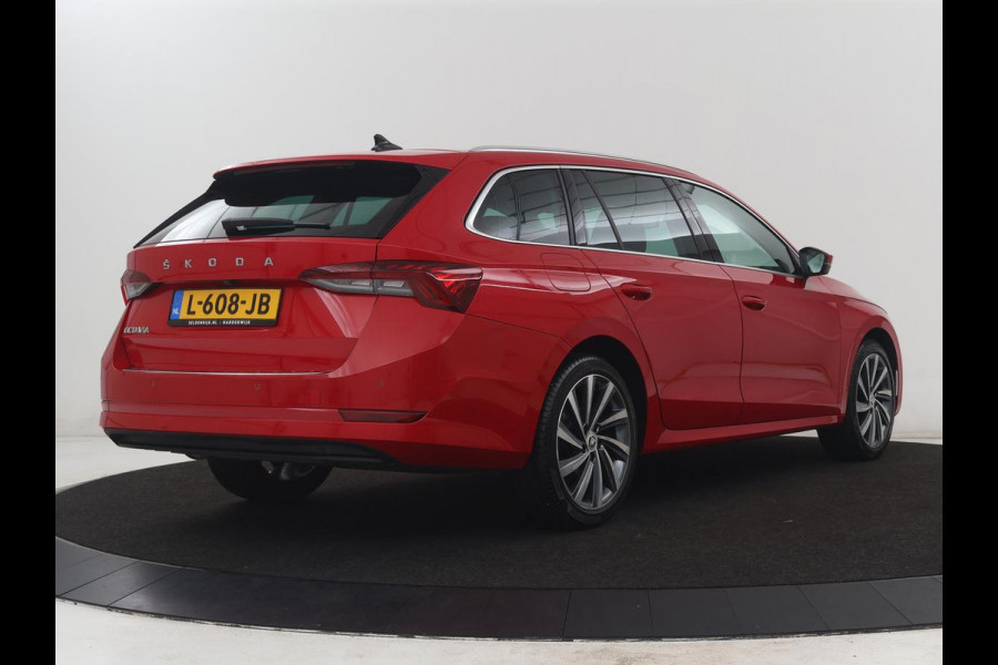 Škoda Octavia Combi 1.5 TSI First Edition | Stoelverwarming | Cruise control | Carplay | Sfeerverlichting | Camera | Parkassist | Climate control | Virtueel dashboard | Elektrische achterklep | 18" velgen