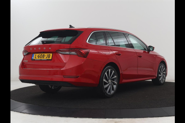 Škoda Octavia Combi 1.5 TSI First Edition | Stoelverwarming | Cruise control | Carplay | Sfeerverlichting | Camera | Parkassist | Climate control | Virtueel dashboard | Elektrische achterklep | 18" velgen