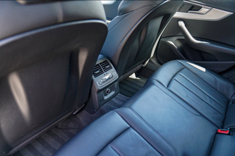 Audi A4 Avant 45 TFSI Sport S line black edition | Panorama | Dealer onderhouden | HuD | Camera | Stoelverwarming | LED