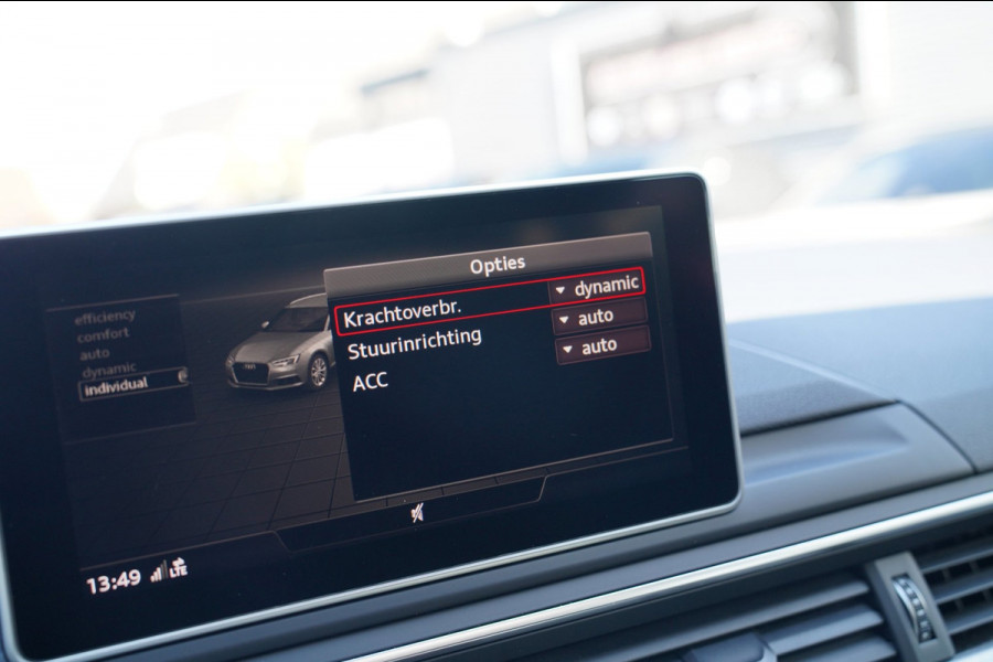 Audi A4 Avant 45 TFSI Sport S line black edition | Panorama | Dealer onderhouden | HuD | Camera | Stoelverwarming | LED